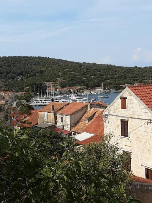 Studio Apartman Tomi - Seaview Vis Kültér fotó