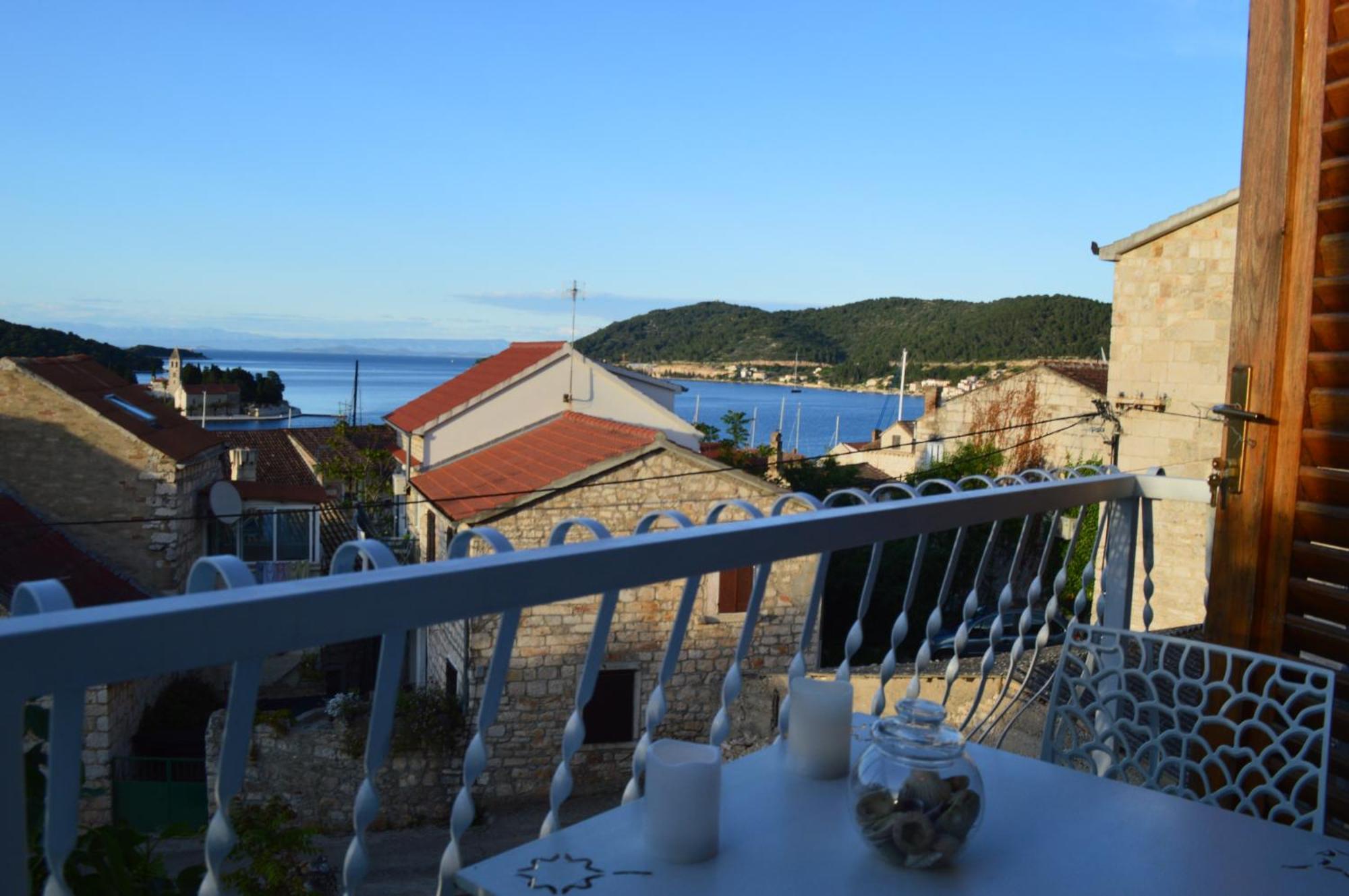 Studio Apartman Tomi - Seaview Vis Kültér fotó